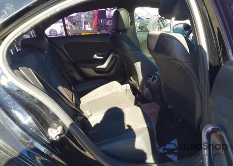 2019 Mercedes-Benz A 220 из США, поврежденный, VIN WDD3G4EB2KW027071